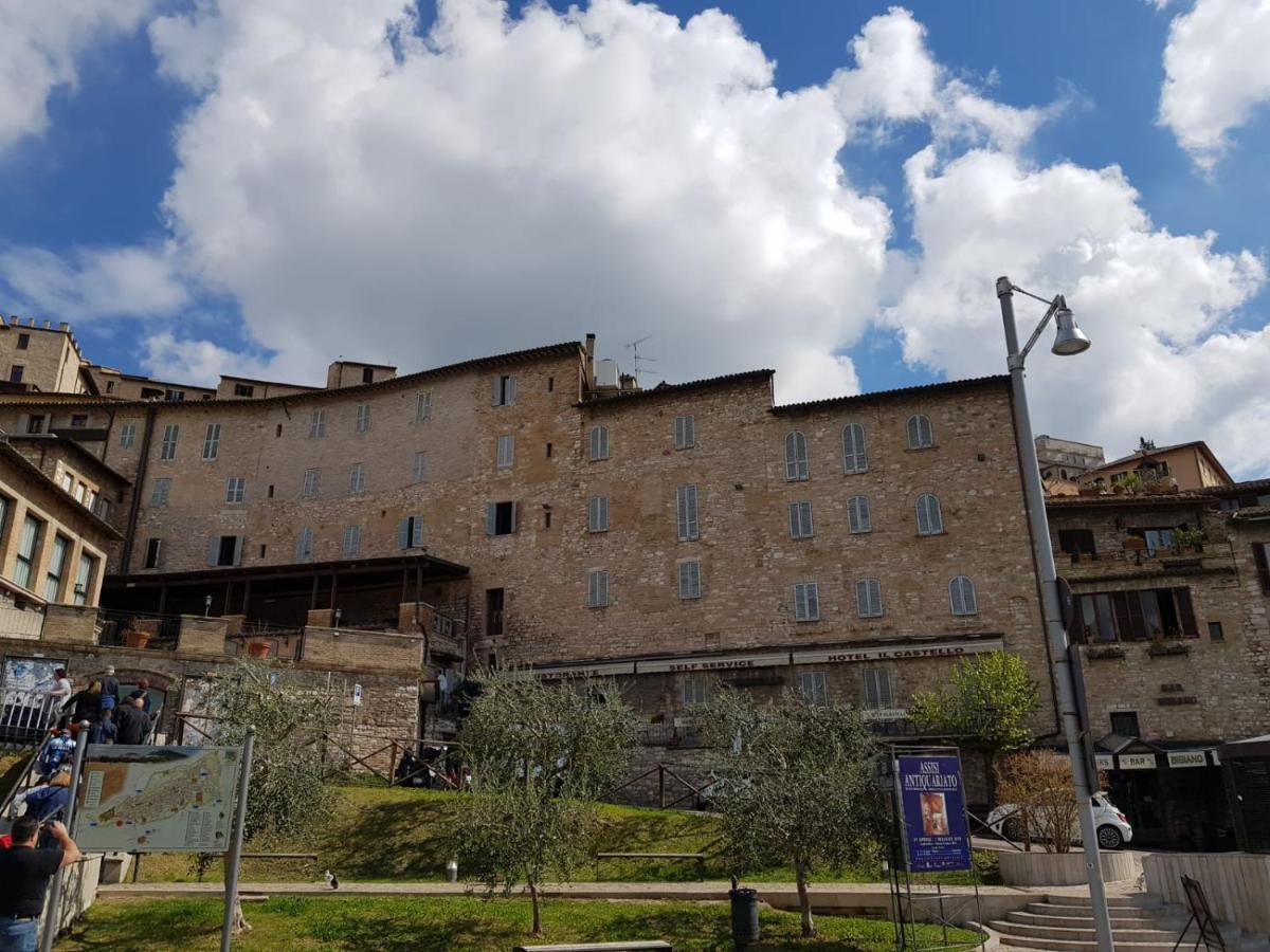 Hotel Il Castello Assisi Esterno foto