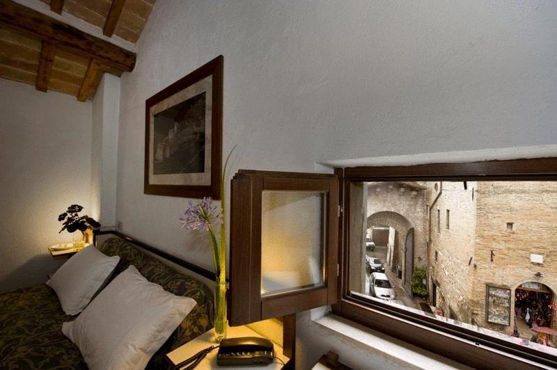 Hotel Il Castello Assisi Esterno foto