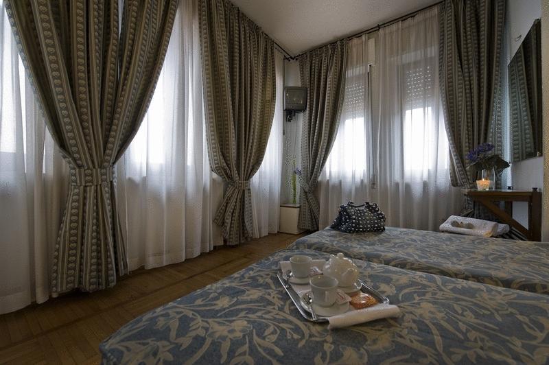 Hotel Il Castello Assisi Esterno foto