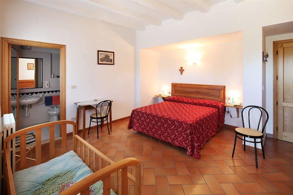 Hotel Il Castello Assisi Esterno foto