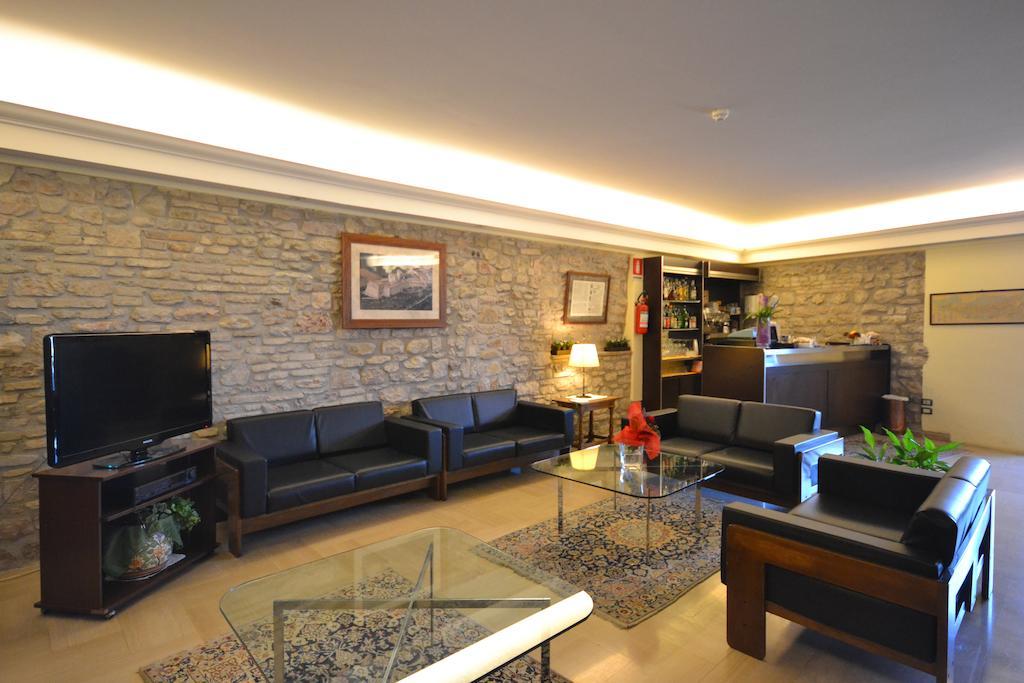Hotel Il Castello Assisi Esterno foto