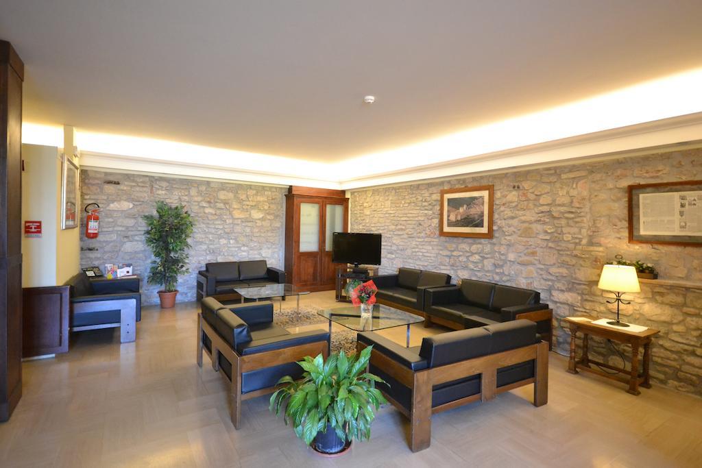 Hotel Il Castello Assisi Esterno foto